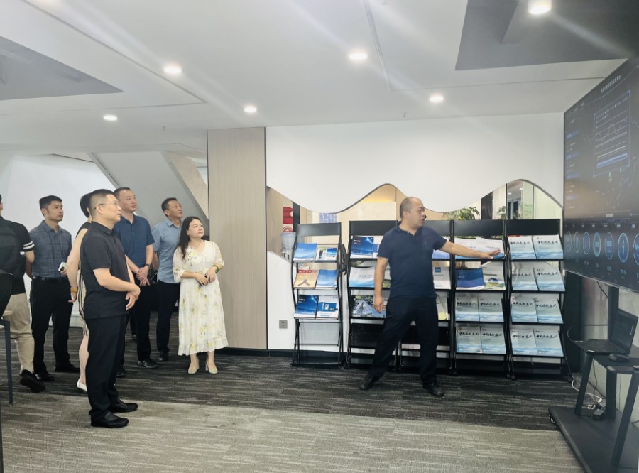 武侯区委毛军副书记走访调研AG真人·国际科技